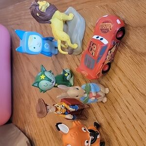 Tonie charger and 7 story characters